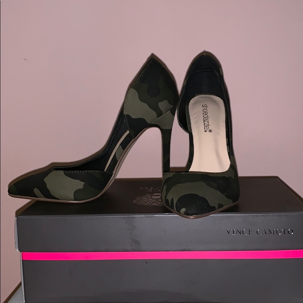 Camo pumps